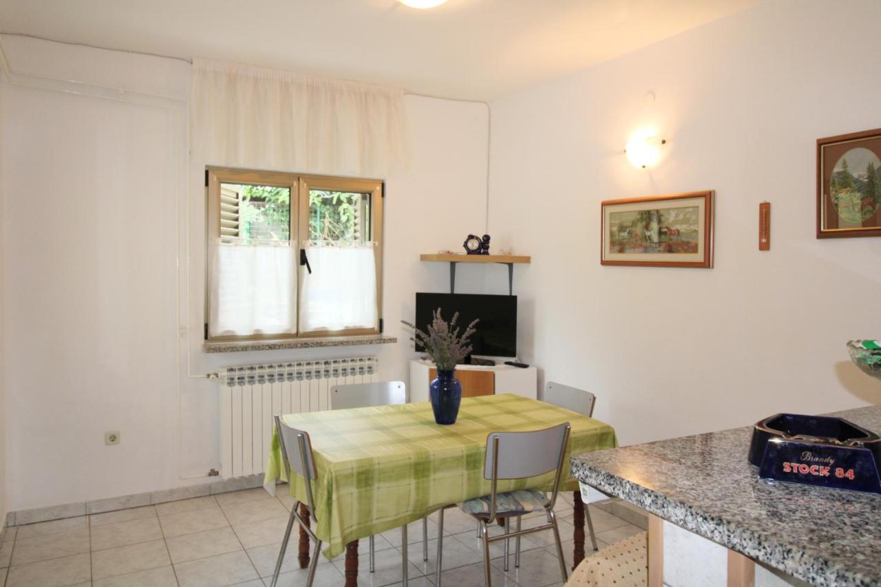 Apartment Valentina Ližnjan Exterior foto