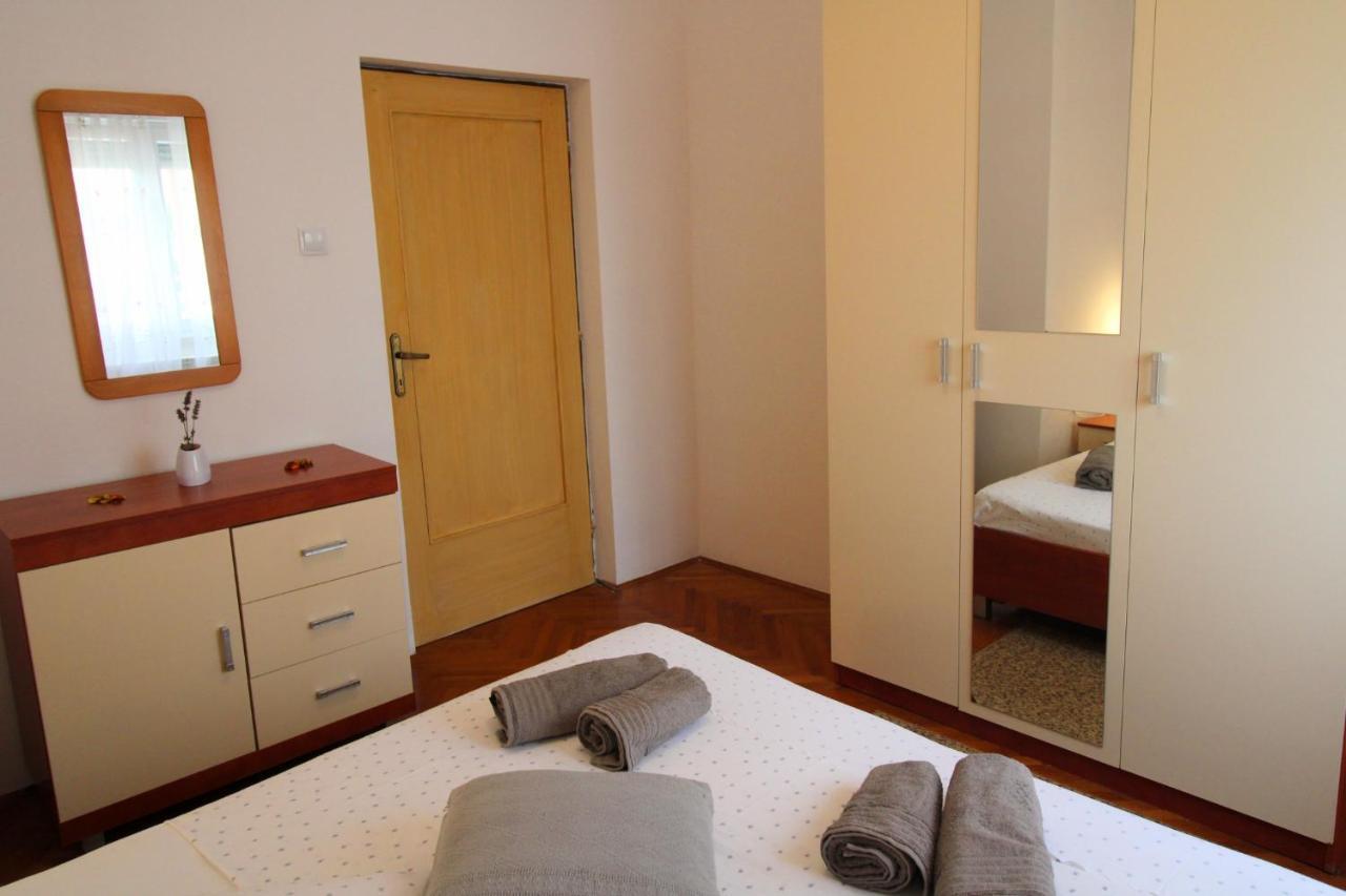 Apartment Valentina Ližnjan Exterior foto