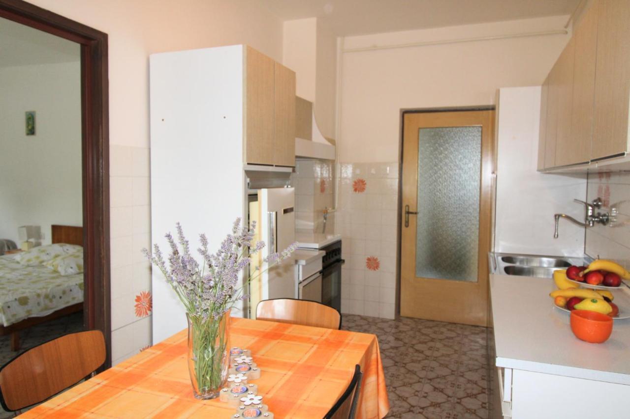 Apartment Valentina Ližnjan Exterior foto