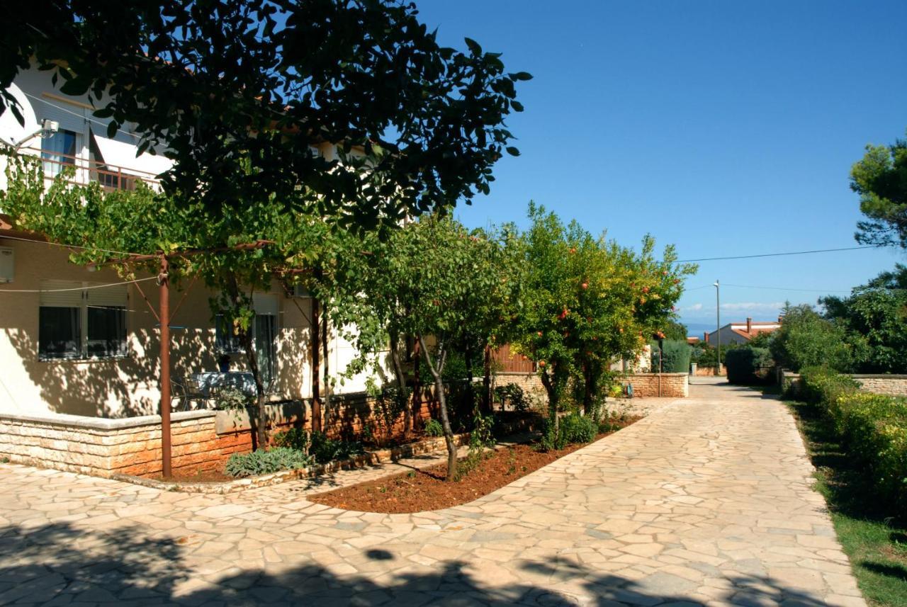 Apartment Valentina Ližnjan Exterior foto